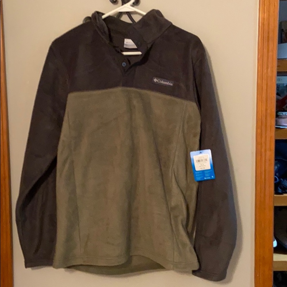 Columbia brand Adult Small fleece pull-over